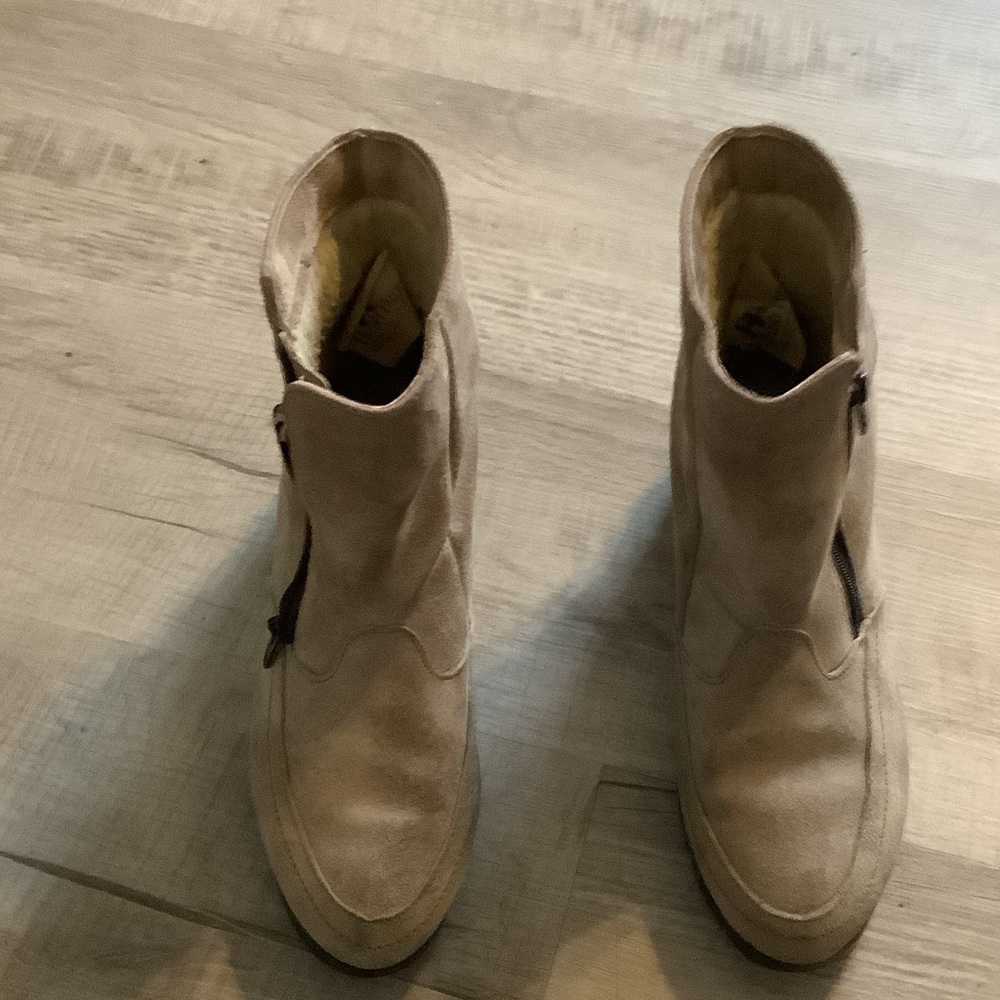 Hush‎ Puppies Cream Ankle Boots